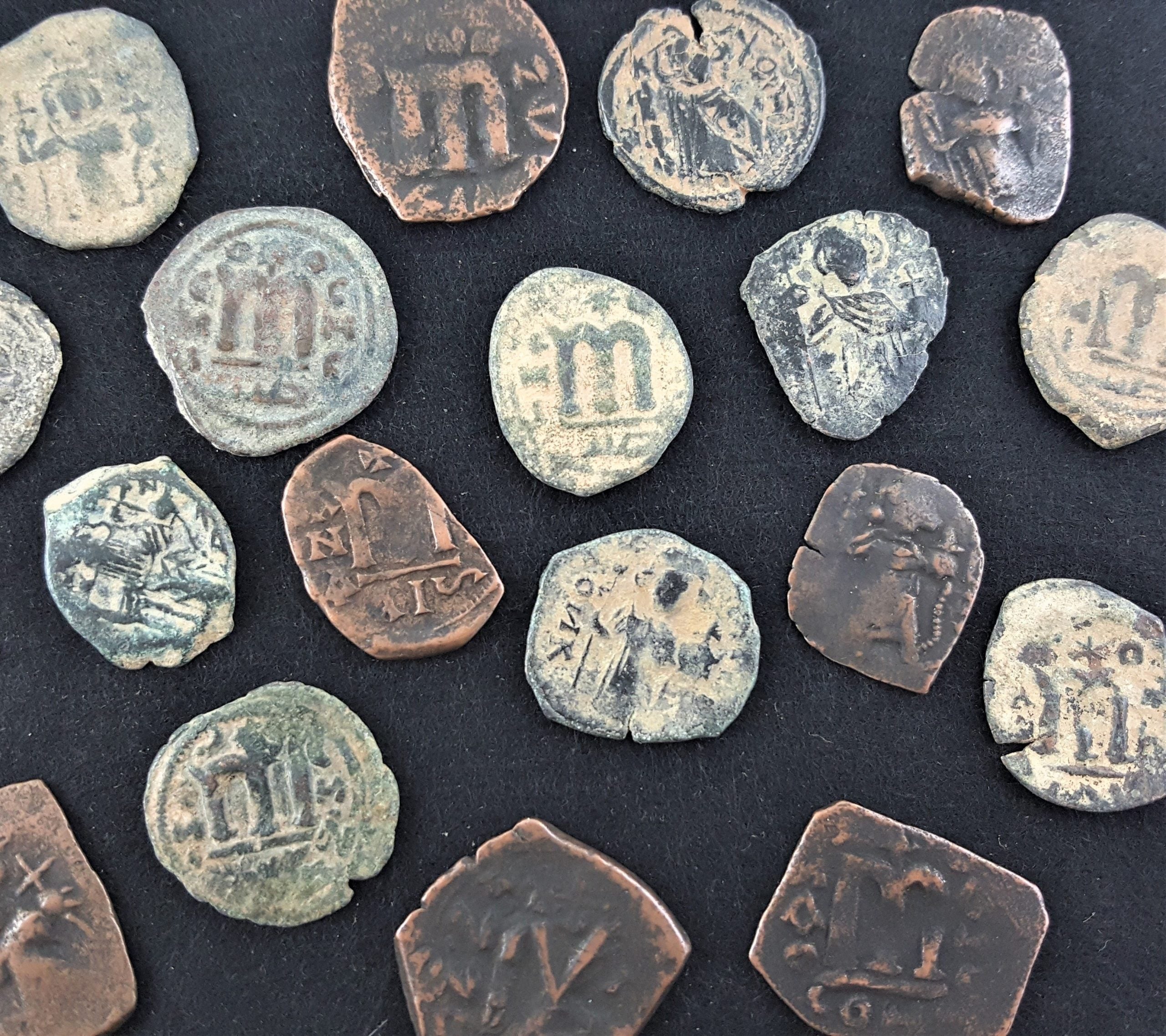 First Islamic Caliphate, Umayyad Dynasty, Arab-Byzantine, (c.  680 to 90 CE to AH 60 to 70), Fals (C)