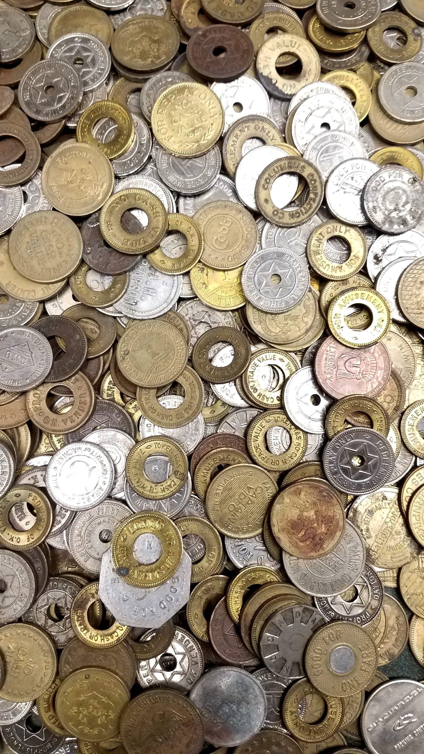 4 pounds mixed tokens- Approximately 500 pieces, average 1960 -1990.